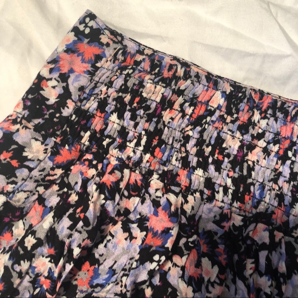 Flowy Shorts - Picture 5 of 6